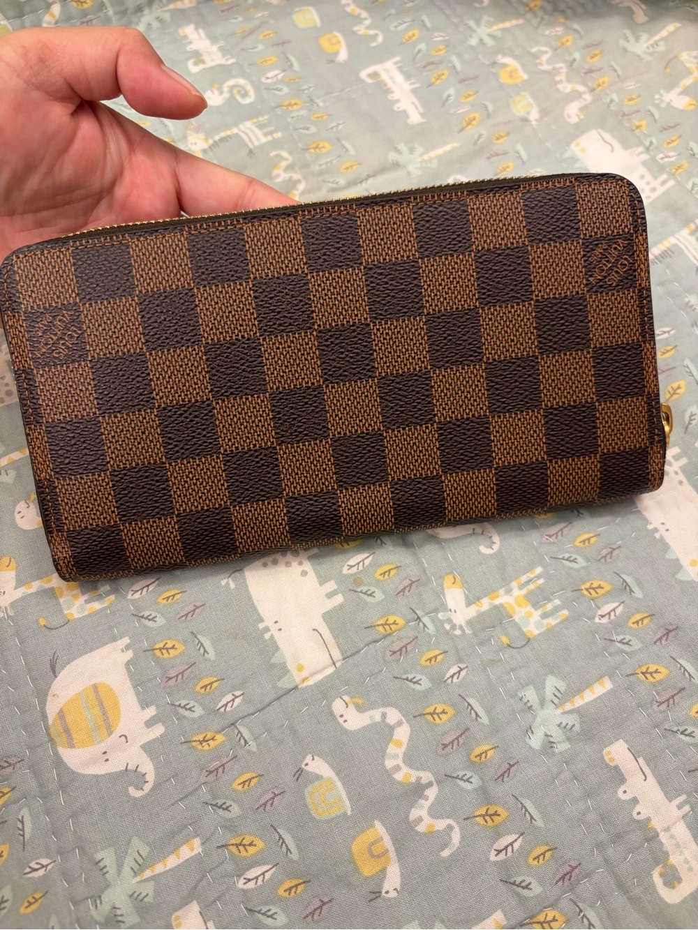 Louis Vuitton Zippy Wallet (PRICE FIRM)